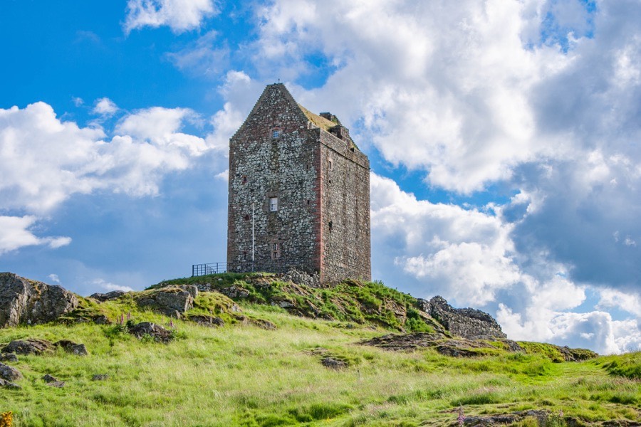 Smailholm Tower Castle in Smailholm, Roxburghshire Stravaiging